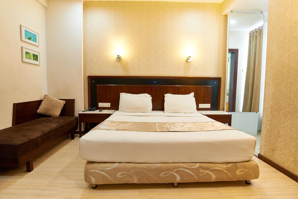 שירדי Hotel Sai Mahal מראה חיצוני תמונה