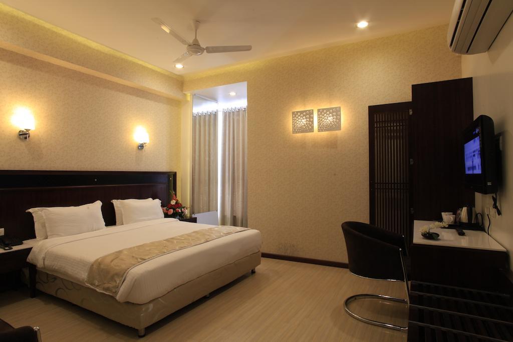 שירדי Hotel Sai Mahal חדר תמונה